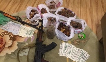 Керівники РДА Рівненщини заробляли мільйони на бурштиновій мафії