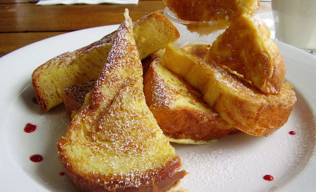 Ідея для сніданку: рецепт солодкого яєчного хліба