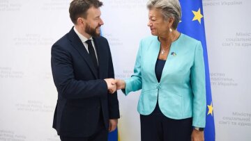 Денис Улютін