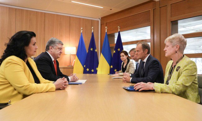 Порошенко йде: слідом за Ковальчуком тікає і Луценко