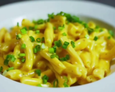 Паста в гарбузовому соусі, кадр з відео