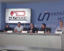 Полиция препятствует просветительским акциям против насилия