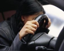 5 простих способів спати у машині