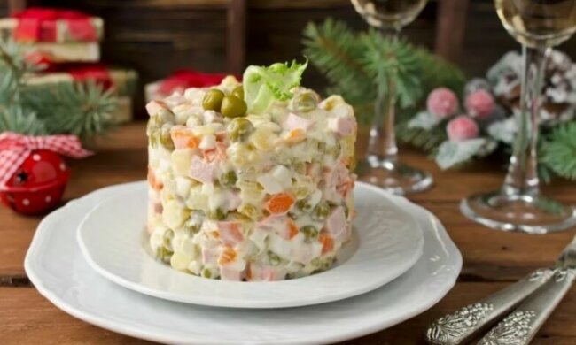 Не только оливье: три классических салата для новогоднего стола от Клопотенко