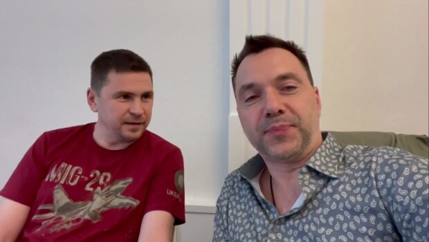 Олексій Арестович і Михайло Подоляк, скріншот з відео