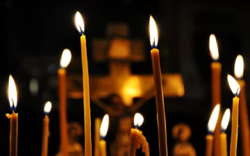 Свічки в церкві, фото: paranormalnost.ru
