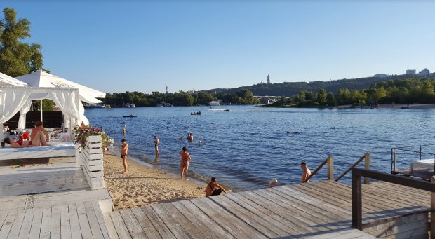 Топ-5 кращих пляжів Києва: де покупатися та кайфонути під літнім сонцем