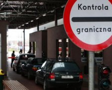 "Черный список" заработал: в Польшу не пустили первого украинца