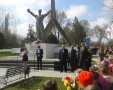 Путинские подпевалы наведались в Крым. Даже блогеры против