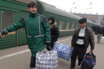 Катастрофічна цифра: "реформи" женуть з України навіть дітей