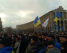 Протест на Майдані, Знай.uа