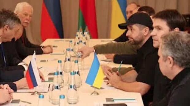Переговори між рф та Україною. Фото: Youtube