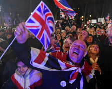 Brexit на родине Елизаветы II встретили возгласами радости и протестами