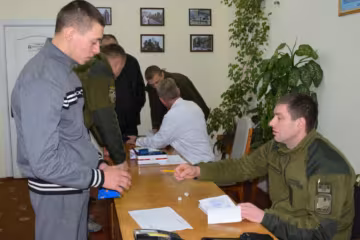 Візит до ТЦК, скріншот: YouTube