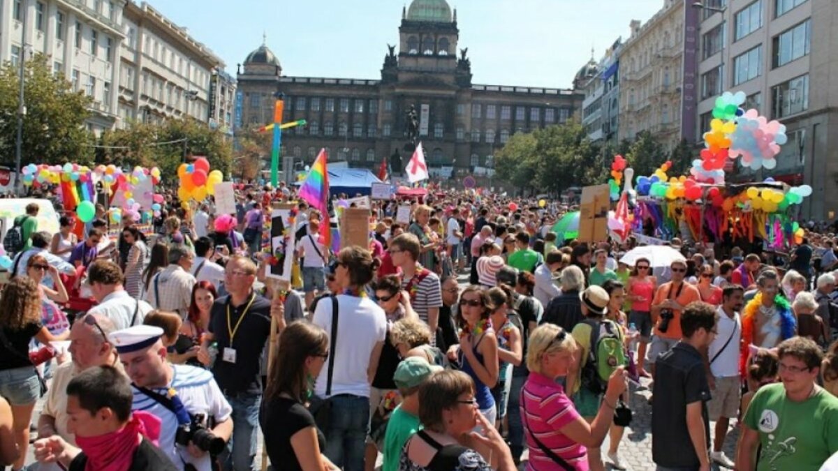 На гей-параде в Чехию попали винницкие представители ЛГБТ-сообщества - ЗНАЙ  ЮА