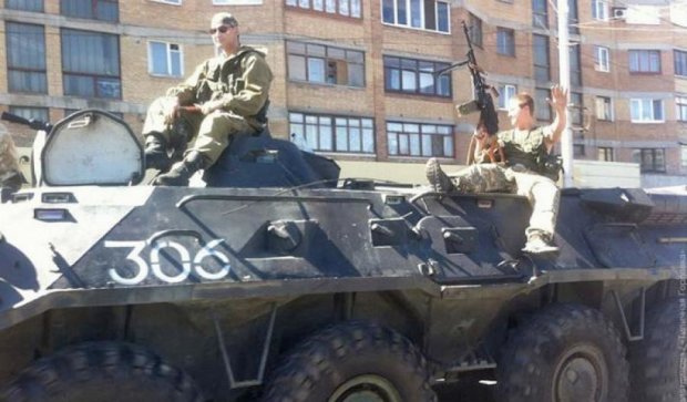 Боевики в центре Горловки устроили "праздничную" выставку тяжелого вооружения