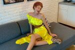 Мечтательная невеста Розенко рассказала про булочки: "Огромные! Как вы ходите?"
