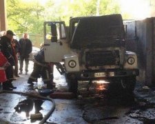 В столице сгорел грузовик со строительными материалами (фото)