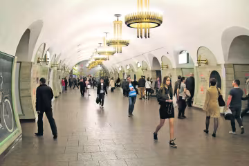 У Києві екстрено зупинили рух на одній з гілок метро: що відбувається