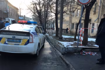 Небезпечні "покатушки" підлітків ледь не закінчилися трагедією: батьки схопляться за серце, побачивши фото диких перегонів