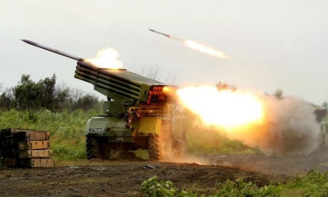 Бойовики з «Градів» били по житлових кварталах Авдіївки та Павлополя