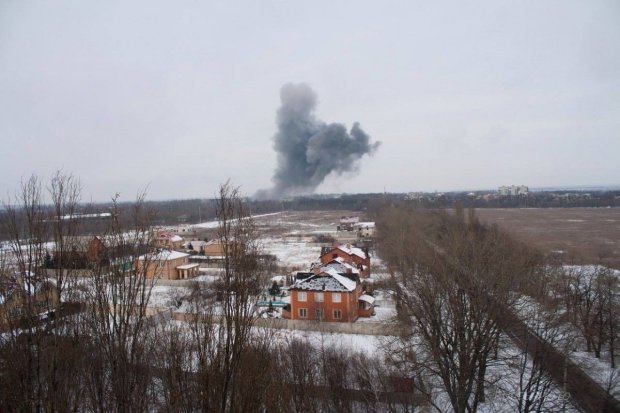 Небо окупованого Донецька розірвав потужний вибух, є жертви