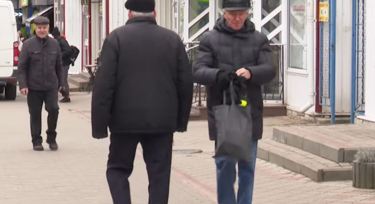 Пенсіонери. Фото: скрін youtube