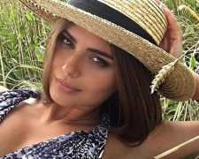 Известная модель похвасталась пышной грудью (ФОТО)