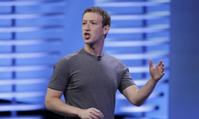 Вони бачать все: ІТ-експерт пояснив, чому Цукерберг заклеює камеру