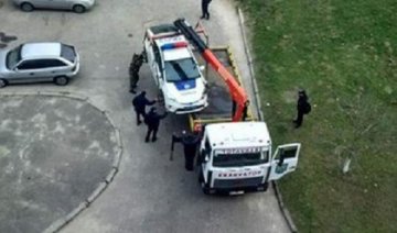 Полицейские во Львове въехали в припаркованный автомобиль (фото)