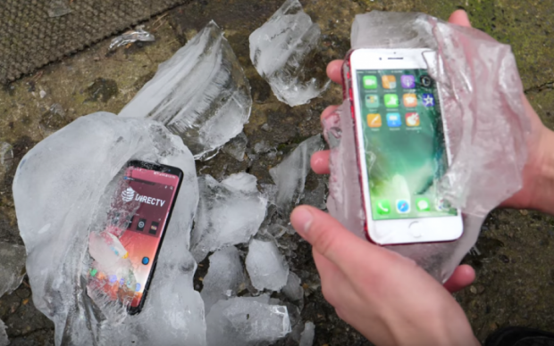 Samsung Galaxy S8 и iPhone 7 испытали экстремальным холодом