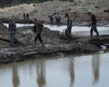 У мережі показали масштаби бурштинового пекла на Рівненщині
