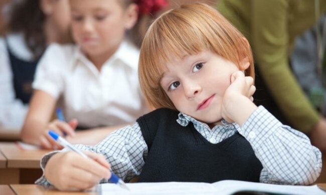 Твереза бабка і муки: які перли знаходять вчителі у зошитах