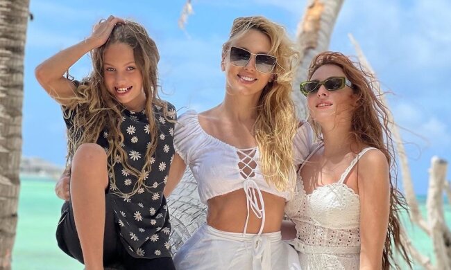 Полякова з доньками, фото Instagram