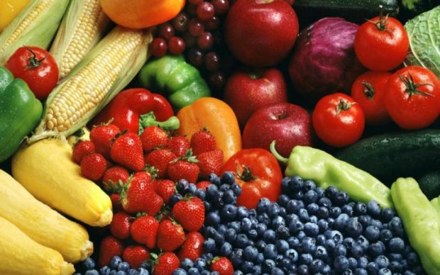 Фрукти і овочі в липні: не забудьте купити