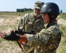 Кабмін забере частину виплат у військових резервістів 