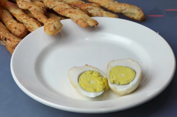 Яйца запеченные в скорлупе, фото Знай.ua