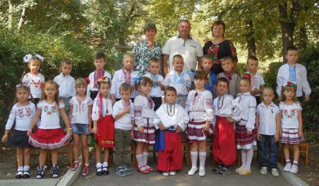 День знаний в кировоградском детском саду встретили в вышиванках (фото)
