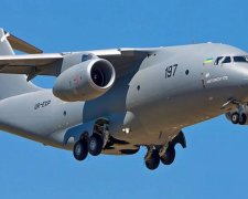 Украинский Ан-178 стал звездой авиашоу во Франции