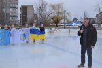 Роздягнені діти стоять на вулиці / фото: Facebook