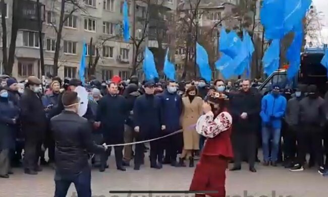 У Києві мітинг під американським посольством, фото: скріншот з відео