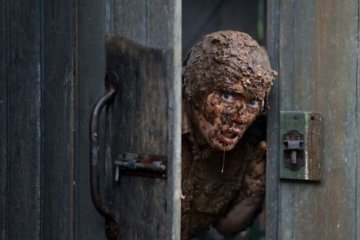 На Сумщині суд відмовив в компенсації чоловіку, який провалився в туалет