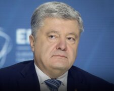 Зеленський із пірсингом та брюнет Порошенко: такими президентів України ви ще не бачили