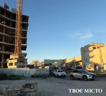 Підготовка до будівництва дороги біля ТРК Victoria Gardens у Львові