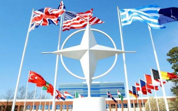 У НАТО з'явиться серйозний конкурент. Росія і Китай не при справах