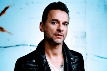 Врачи прокомментировали состояние здоровья солиста Depeche Mode