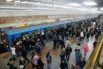 Киевлянам устроили адский понедельник в метро, толкучка и очереди как за колбасой: кадры скандала