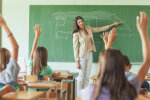 До 4 тысяч долларов не дотянули: зарплаты учителям увеличили на 20%