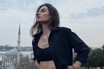 Переможниця "СТМПУ" Таня Брик показала пристрасть у напівпрозорій білизні: "Богиня"