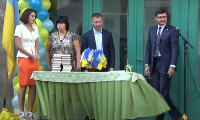 З тернопільських школярів знімуть бантики 1 вересня
